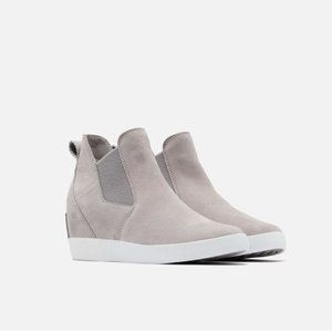 NWT Sorel Women's Out 'N About Slip-On Wedge Bootie, sz 8.5, Chrome Grey & White